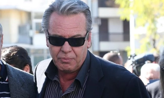 Η εξομολόγηση του Σπύρου Μισθού σοκάρει: «Φίλοι και συγγενείς συντηρούν εμένα και τα παιδιά μου»